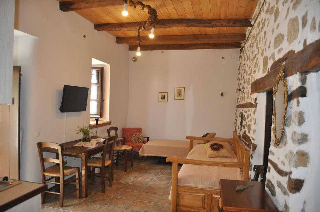 Sabouko Guest House Vizitsa Bagian luar foto