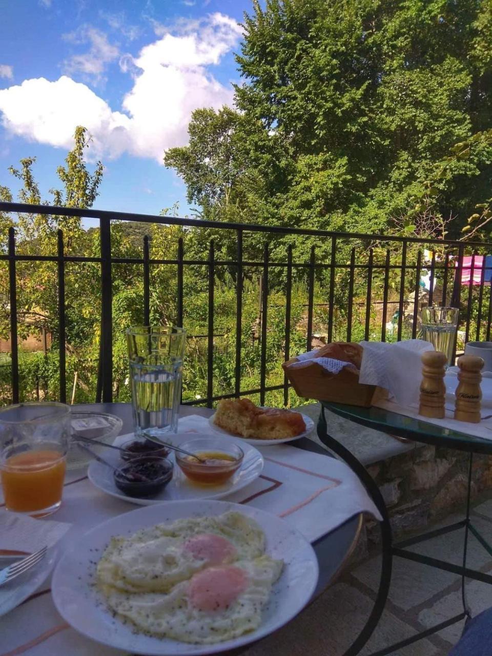 Sabouko Guest House Vizitsa Bagian luar foto